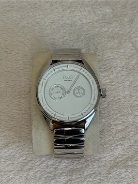 D&G Silver Tone Men's Stainless Steel Watch with Subdials **new battery**